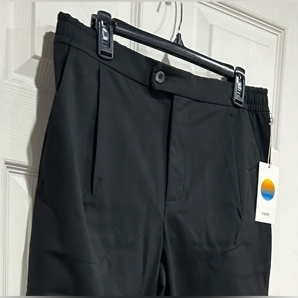 Vuori Men's 32 Cascade Elastic Waist Trouser Black NWT Pleated Breathable